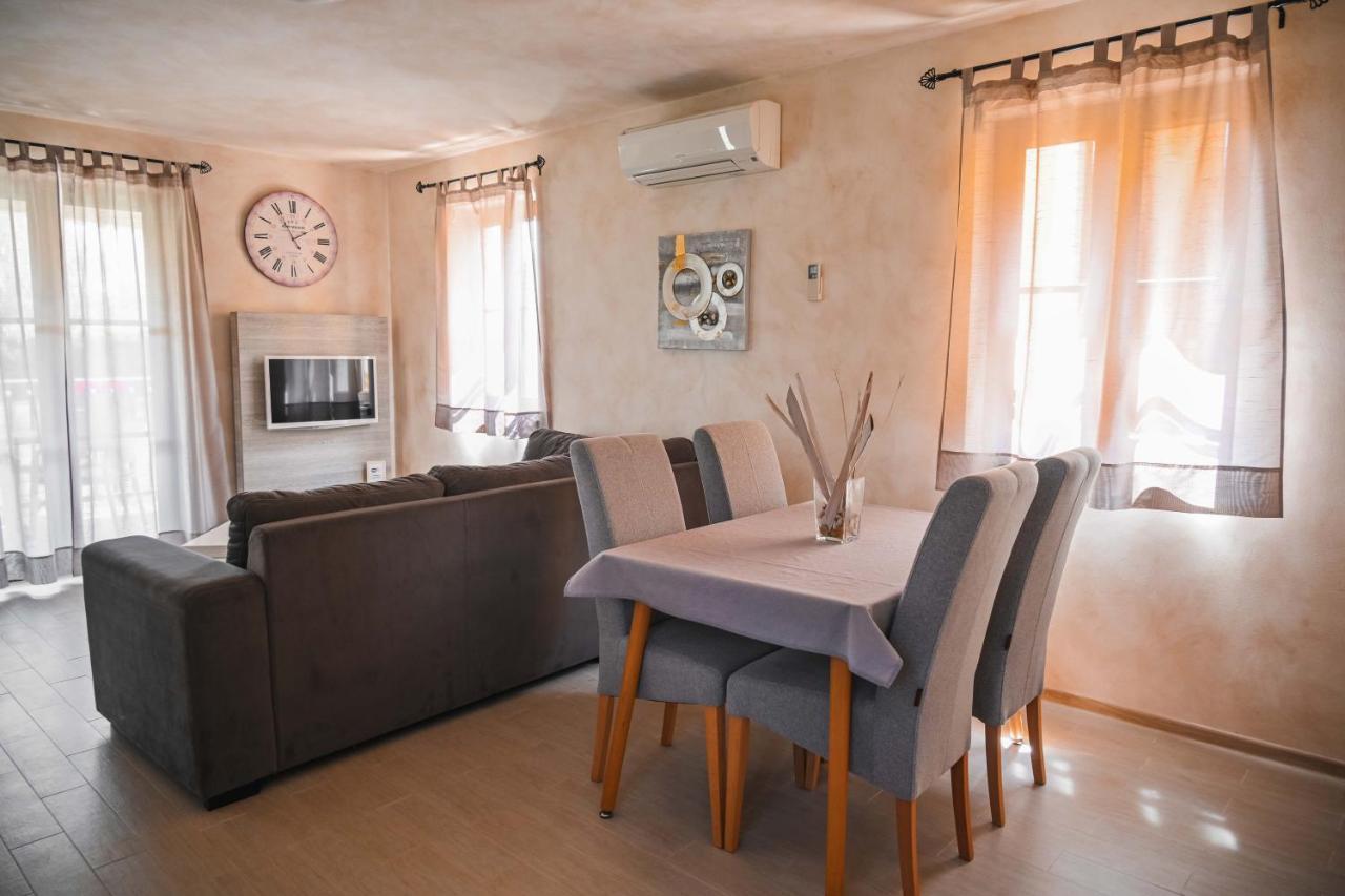 Teo Apartments Фунтана Экстерьер фото